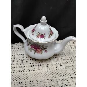 Crystal Clear Rose Tea Coffee Beverage Pot Made in Poland Old Country Roses